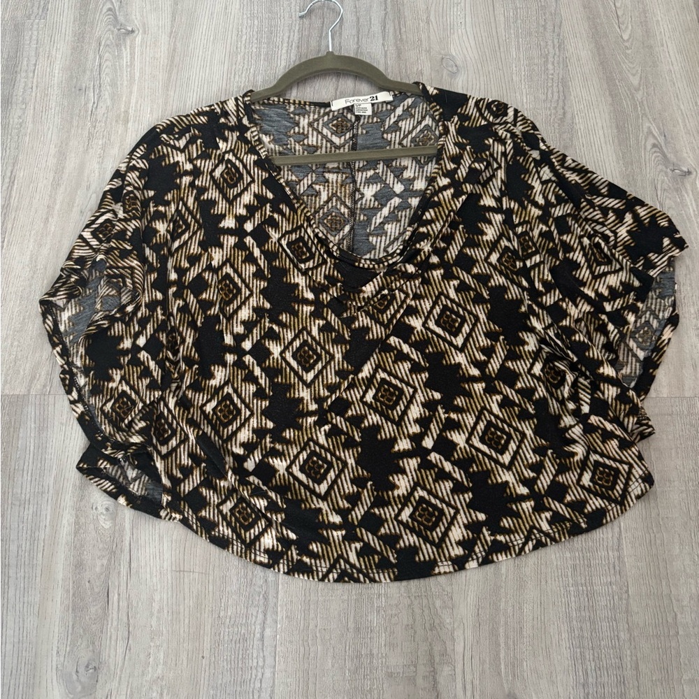 Flowy aztec patterned slightly cropped shirt